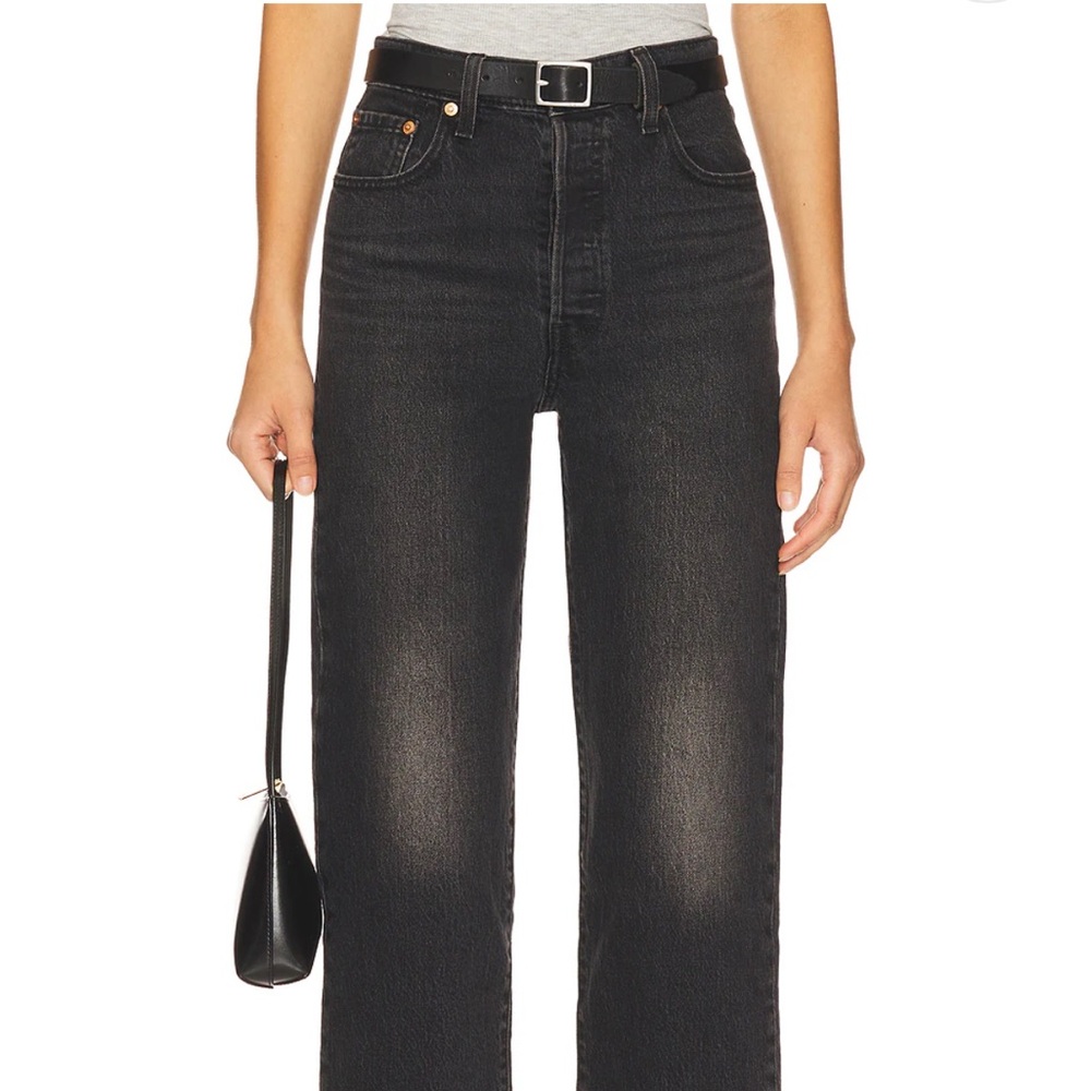LEVI’S women’s Ribcage Straight Ankle Jeans in Loom About
29W x 27L